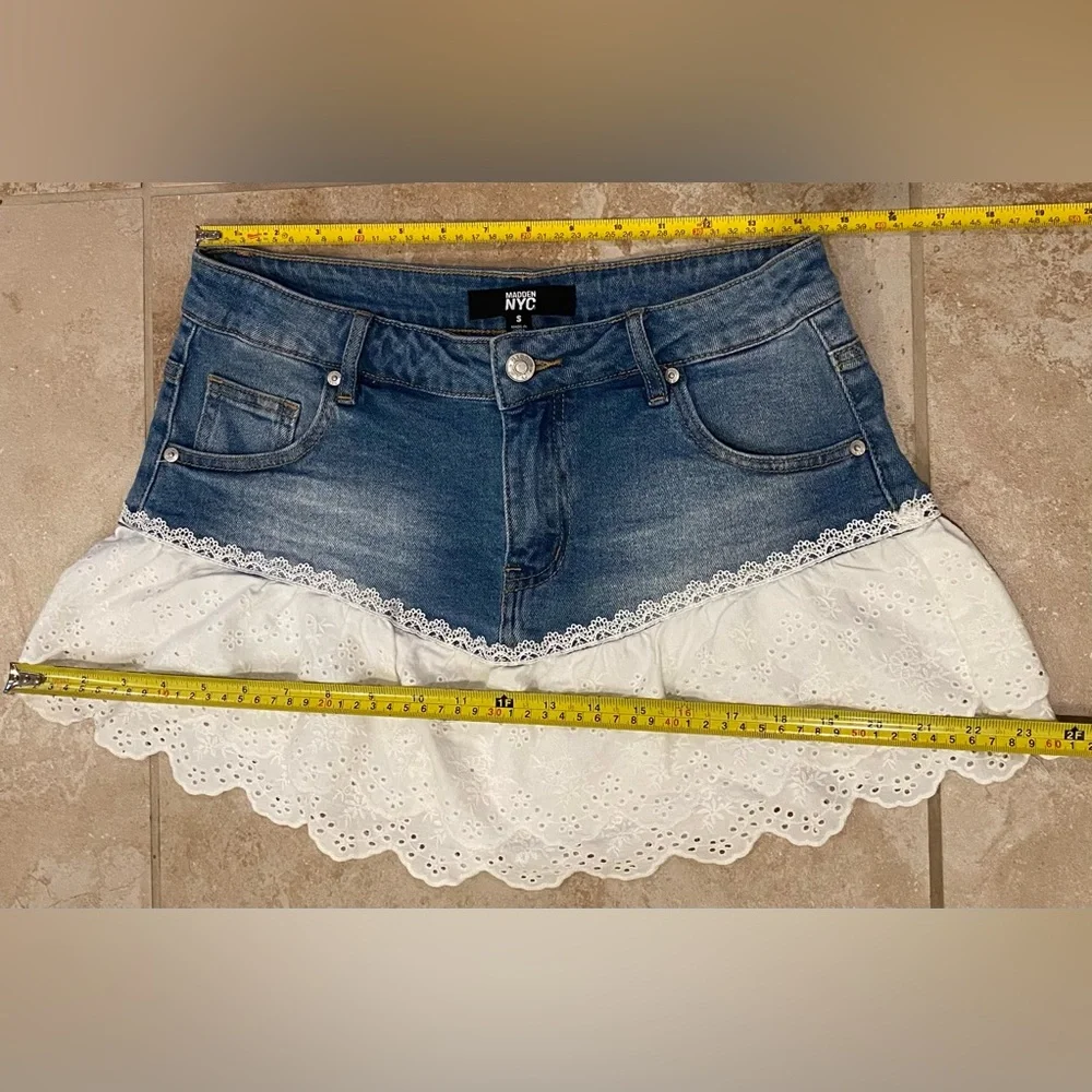 Madden NYC Blue Denim Mini Skirt With White Cotton Eyelet Lace Trim - Size S - Picture 11 of 12